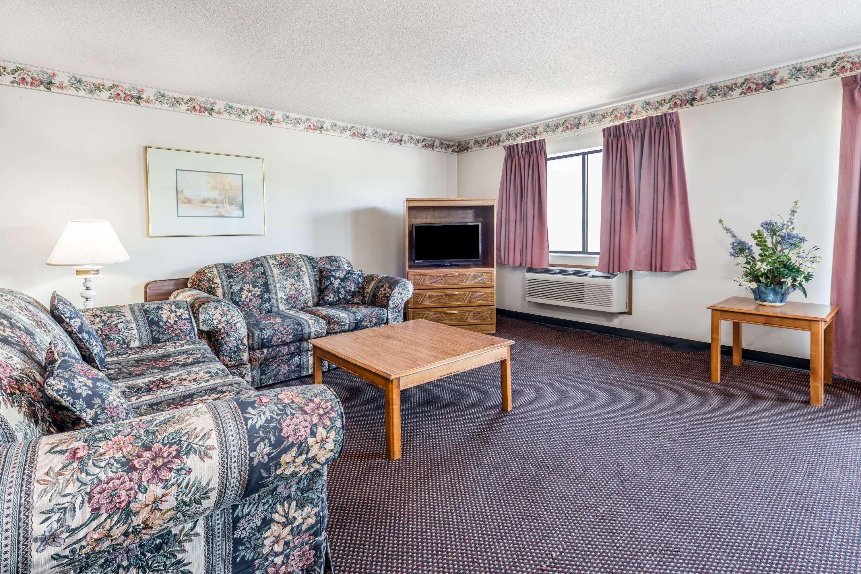 Super 8 By Wyndham Du Quoin Hotel Exterior photo