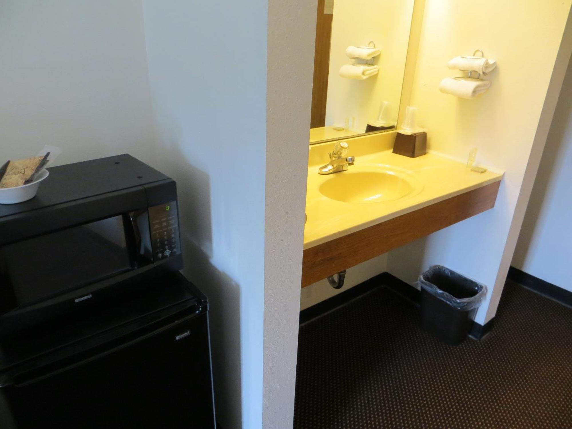 Super 8 By Wyndham Du Quoin Hotel Room photo